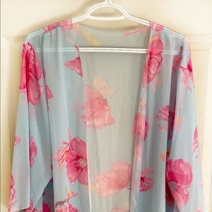 Floral short-sleeved sheer kimono